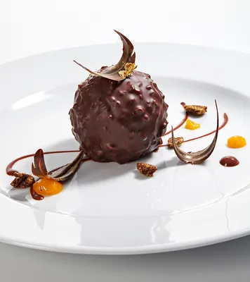 Dessert à l'assiette boule gianduja